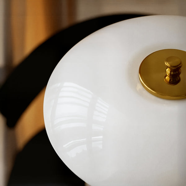 Moderne Tischlampe aus Glas und Metall – Silber- oder Gold-Finish