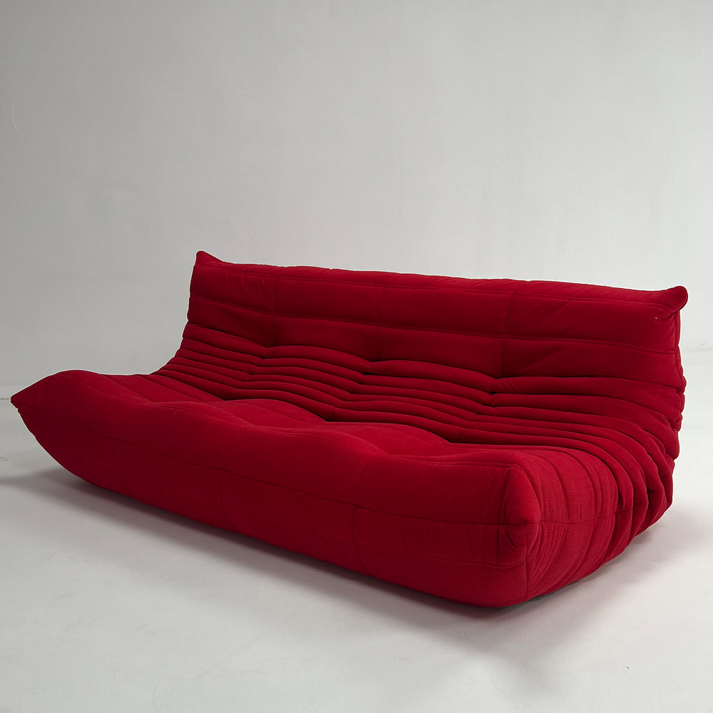 Modernes 3-Sitzer-Relaxsofa aus Cord – Skulpturales Design und elegante Textur