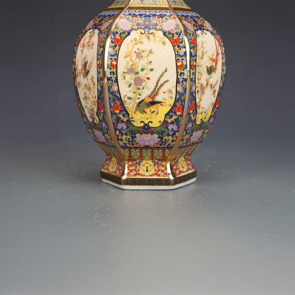Prestige Emaillierte Vase – Kaiserliche Keramikmotive